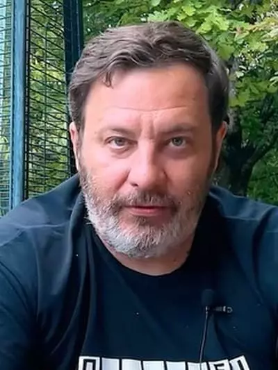 Sergey Minaev - biografia, vida personal, foto, notícies, escriptor, yoyub-canal, llibres, periodista, "noranta" 2021