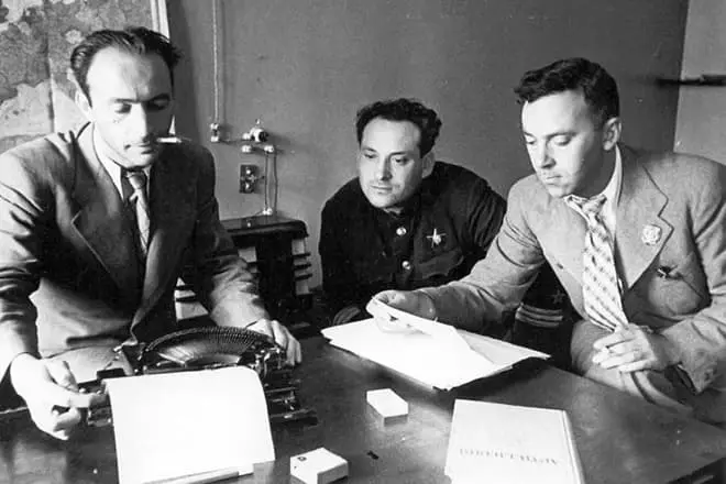 Yuri Hermann, Johann Zeltser e Alexander Stein no traballo sobre o guión da película