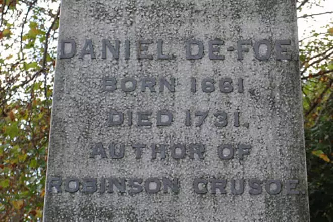 Tomb of Daniel Defo