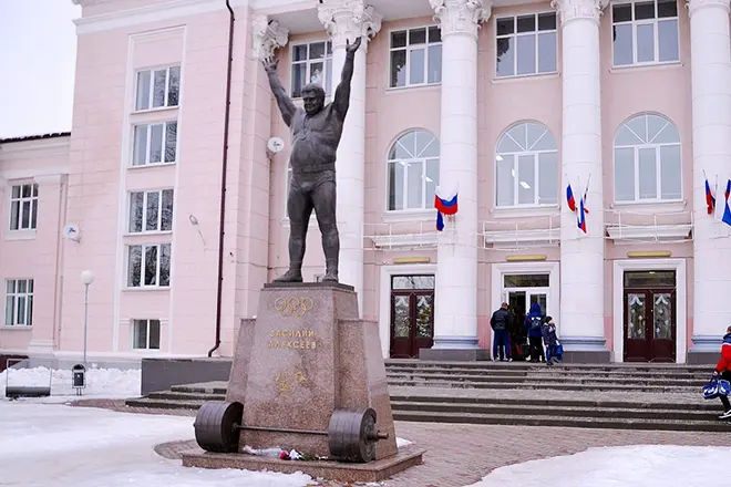 Vasily Alekseevu Anıtı