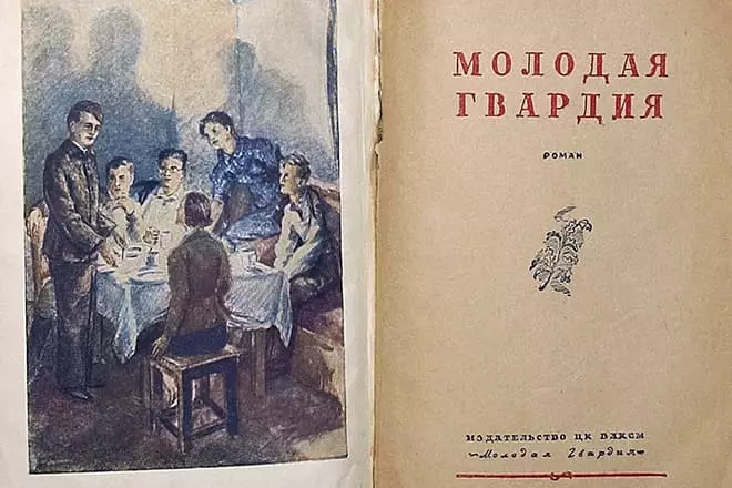 Alexander Fadeev - Biografi, Foto, Kehidupan Peribadi, Buku, Kematian 15519_4