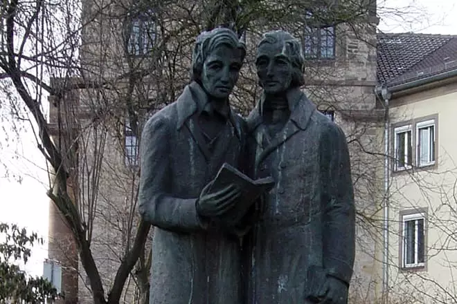 Monument til brødrene Grimm i Castell