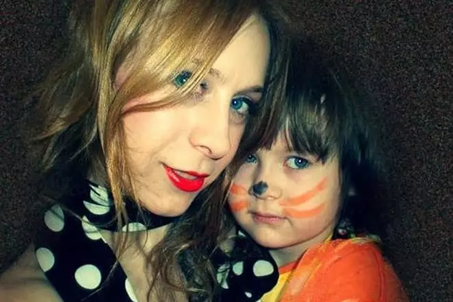 Larisa Baranova กับลูกสาวของเธอ