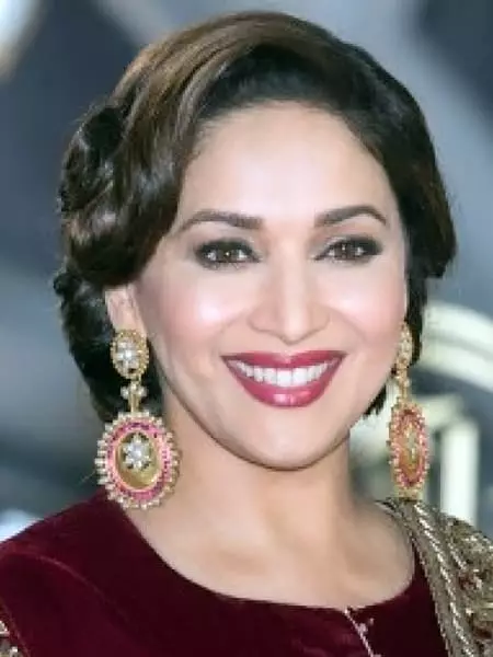 Madhuri Dixet - Biografio, Foto, Persona Vivo, Novaĵoj, Filmografio 2021