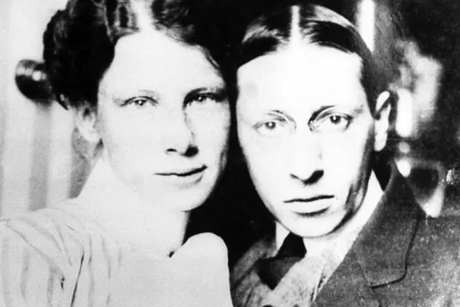 Igor Stravinsky með fyrsta konu Catherine Nosenko