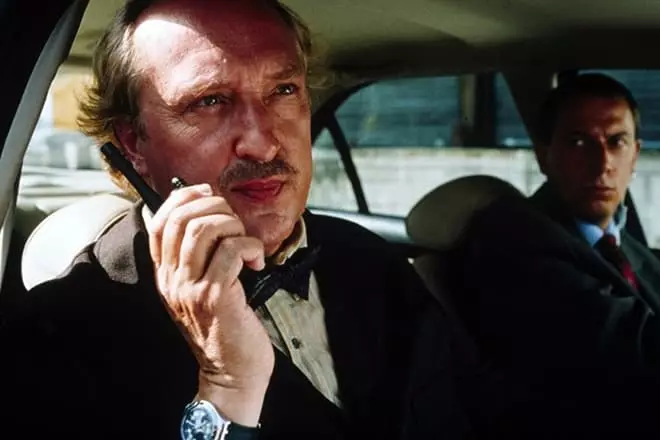 伯纳德法尔斯在电影中“出租车2”