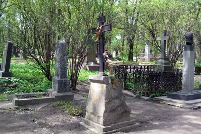 Het graf van Nicholas Leskov