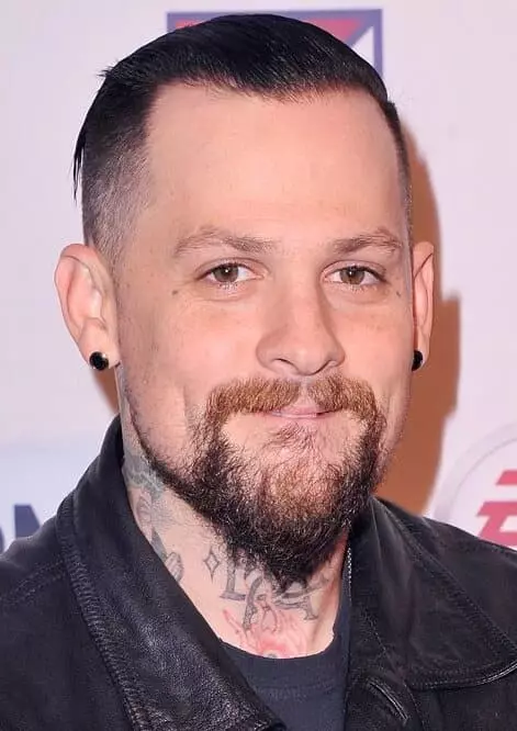 Benji Madden - 传记，个人生活，照片，新闻，卡梅伦·迪亚兹，兄弟乔尔，婚礼，2021儿童