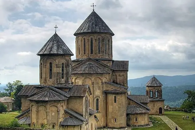 Templo George matagumpay sa Georgia.