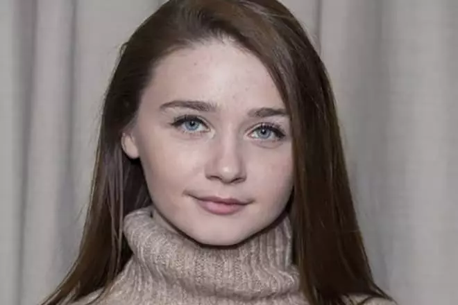 Actress Jessica Barden