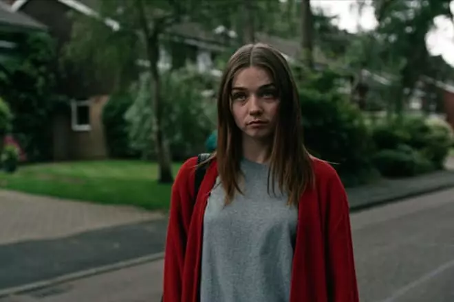 Jessica Barden ao amin'ny andiam-pahitalavitra "faran'ny *** izao