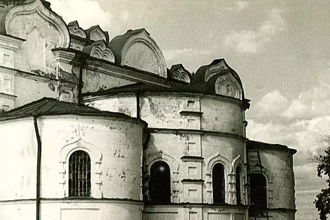 Kerk gebou deur John Kronstadt in die dorpie Sura