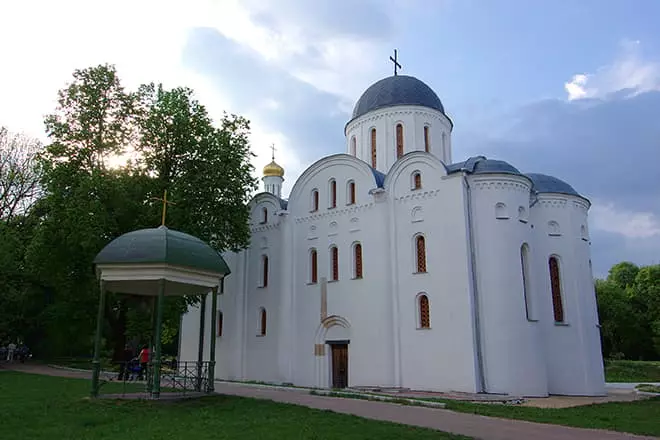 Catedral de Borisoglebsky en Chernigov