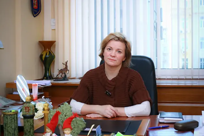 Político Larisa Lazutin.