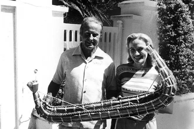 Tour Heyerdal dan isterinya yang kedua Ivonne Dedekam Simonsen