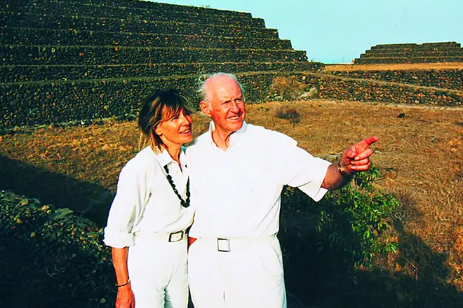 Tour Heyerdal y su tercera esposa Jacqueline Bir