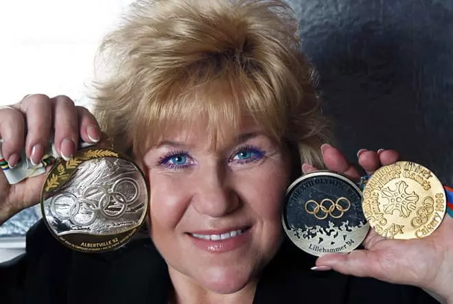 Anfisa Gummi med olympiske medaljer