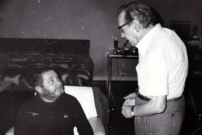 Waandishi Julian Semenov na Georges Simenon.