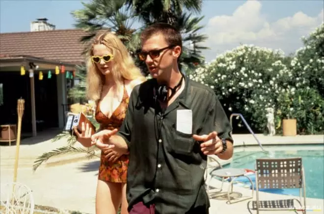 Paul Thomas Anderson y Heather Graham en la filmación de la película