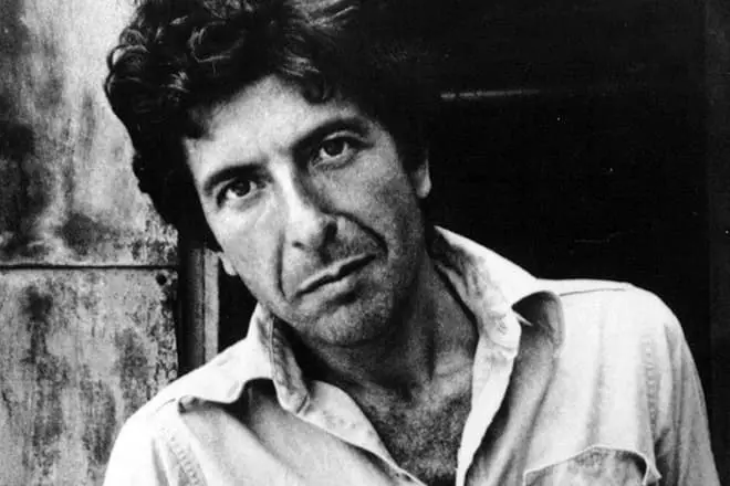 Zpěvák Leonard Cohen.