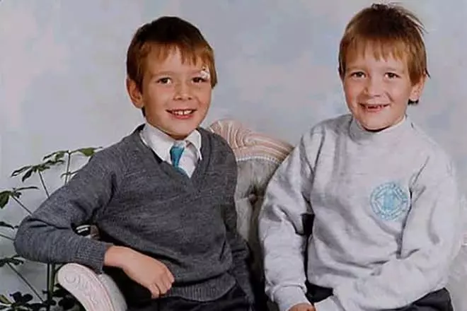 Oliver Phelps y James Phelps en la infancia