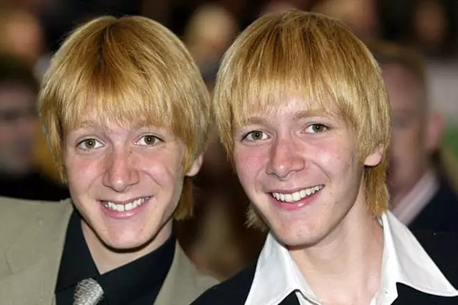 Oliver Phelps og James Phelps i sin ungdom