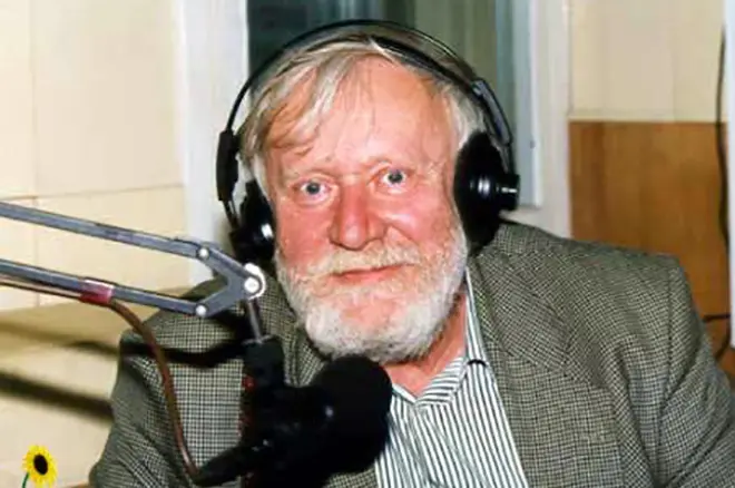 Cyrus Bulychev en la radio