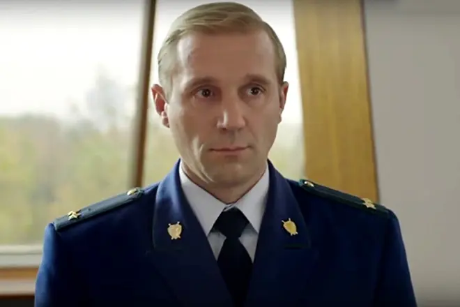 Maxim Bitukov在系列中的“案例Karelina”