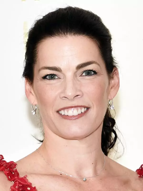 Nancy Kerrigan - 伝記、写真、パーソナルライフ、ニュース、図2021