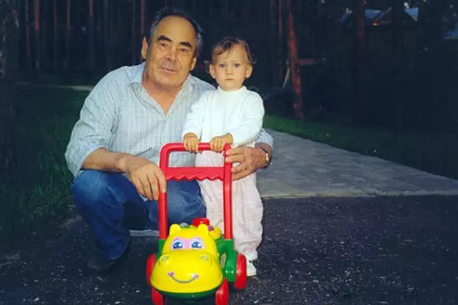 Mintimer Shaimiev avec petite-fille