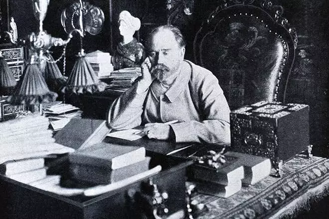 Writer Emil Zol.