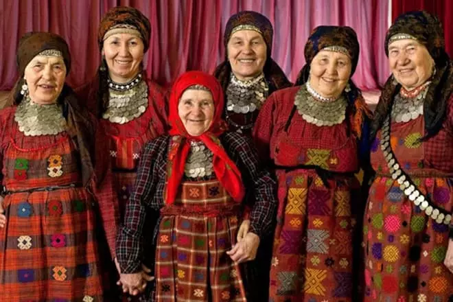 Topluluğu "Buranova'dan Büyükanne"
