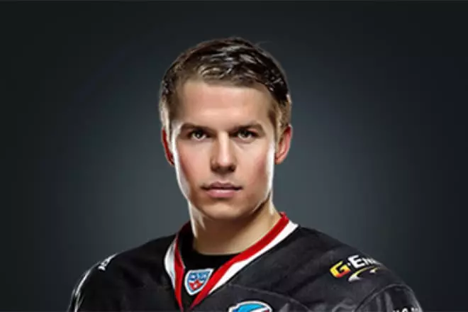 Hokej igrač Sergey Shirokov