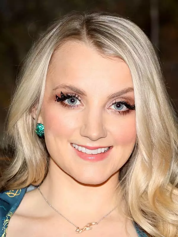 Evanna Lynch - biografija, nuotrauka, asmeninis gyvenimas, naujienos, filmai 2021