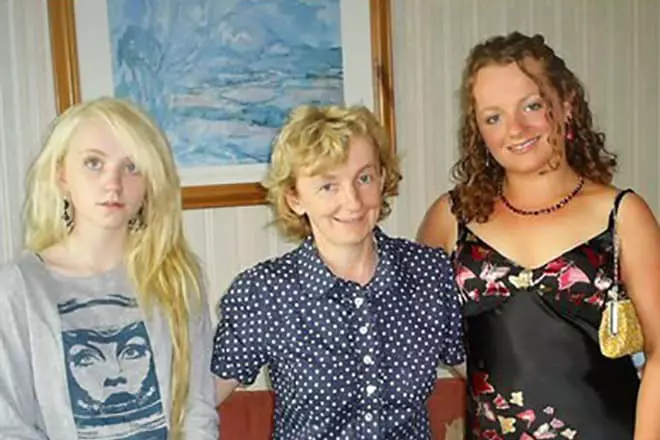 Evanna Lynch med mor og eldre søster