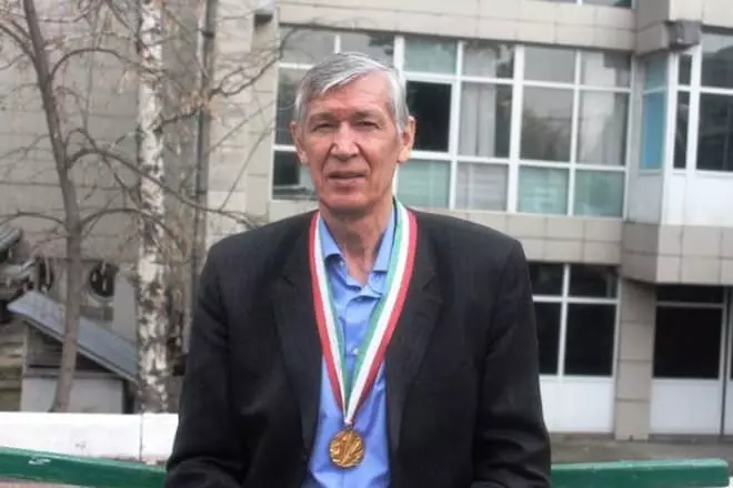 Alzhan Zharmahamedov in 2017