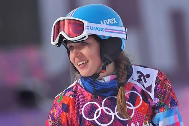 Snowboarder Alena Zavarzina.