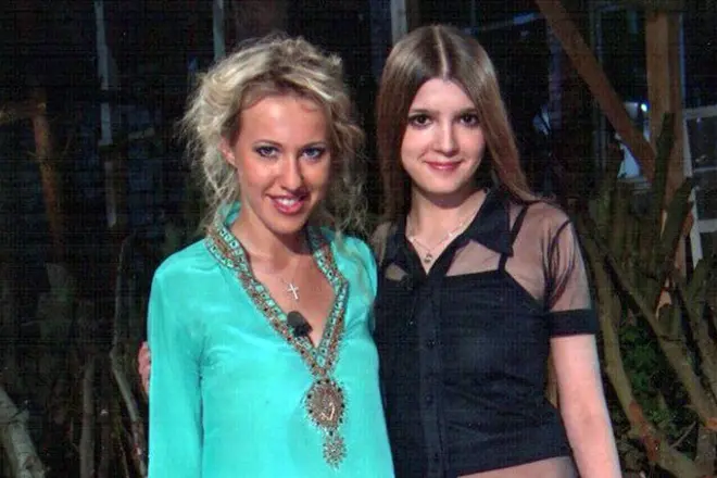 Maria Politova dan Ksenia Sobchak