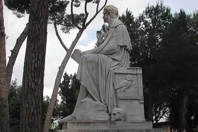 Monumento a George Byron en Italia
