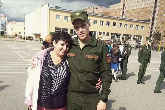 Мама и брат Виктория Слотко