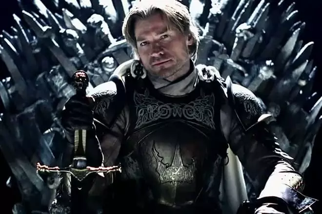 Jame Lannister sobre el tron ​​de ferro