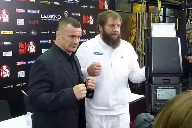 Mirko Crocop na Alexander Emelianenko.