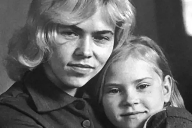 Hölle Yakushev mit Tochter Tatiana
