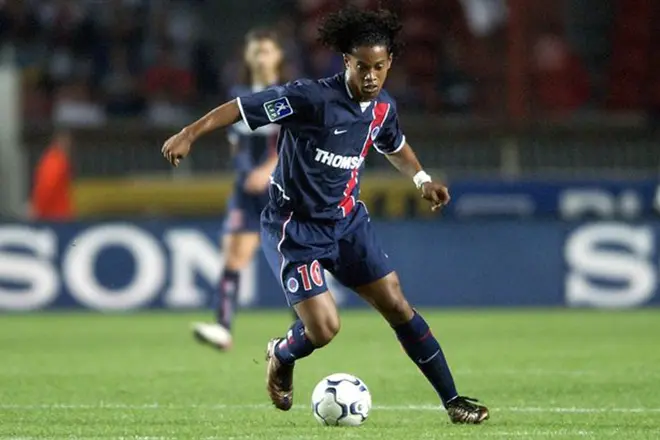 Ronaldinho - Biografi, Foto, Personligt liv, Nyheter, Mål, Fint 2021 16290_3