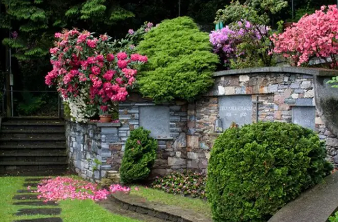 Grave Erich Mary Remarika