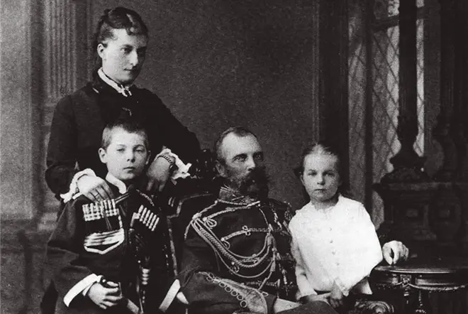 Alexander II ak Ekaterina Dolgorukova ak timoun yo