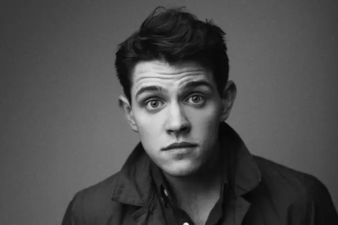 Actor Casey Cott