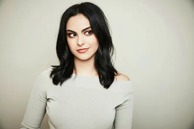 Camila Mendes.