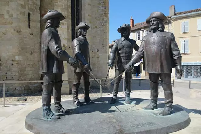 Monument to Musketeers