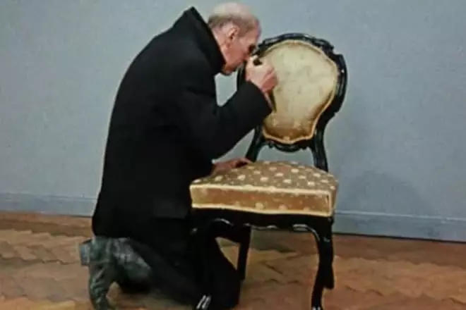 KISA SPAROBYANINOV avec le dernier fauteuil